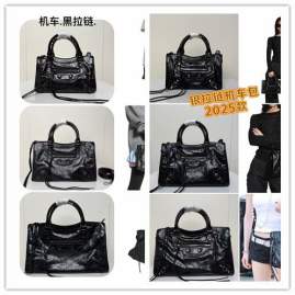 Picture of Balenciaga Handbags _SKUfw222146825fw